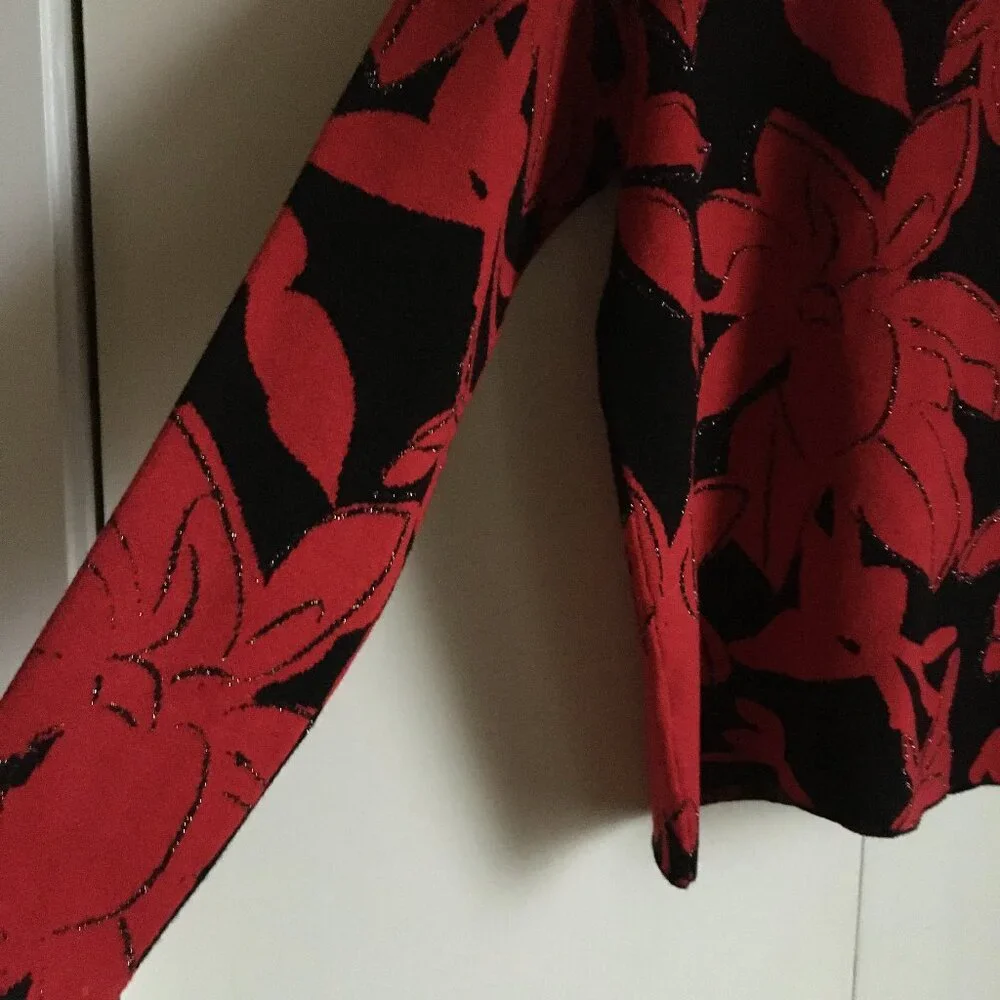 Tahari Red & Black Floral Rayon Blend Mockneck Sweater Medium - Picture 3 of 13